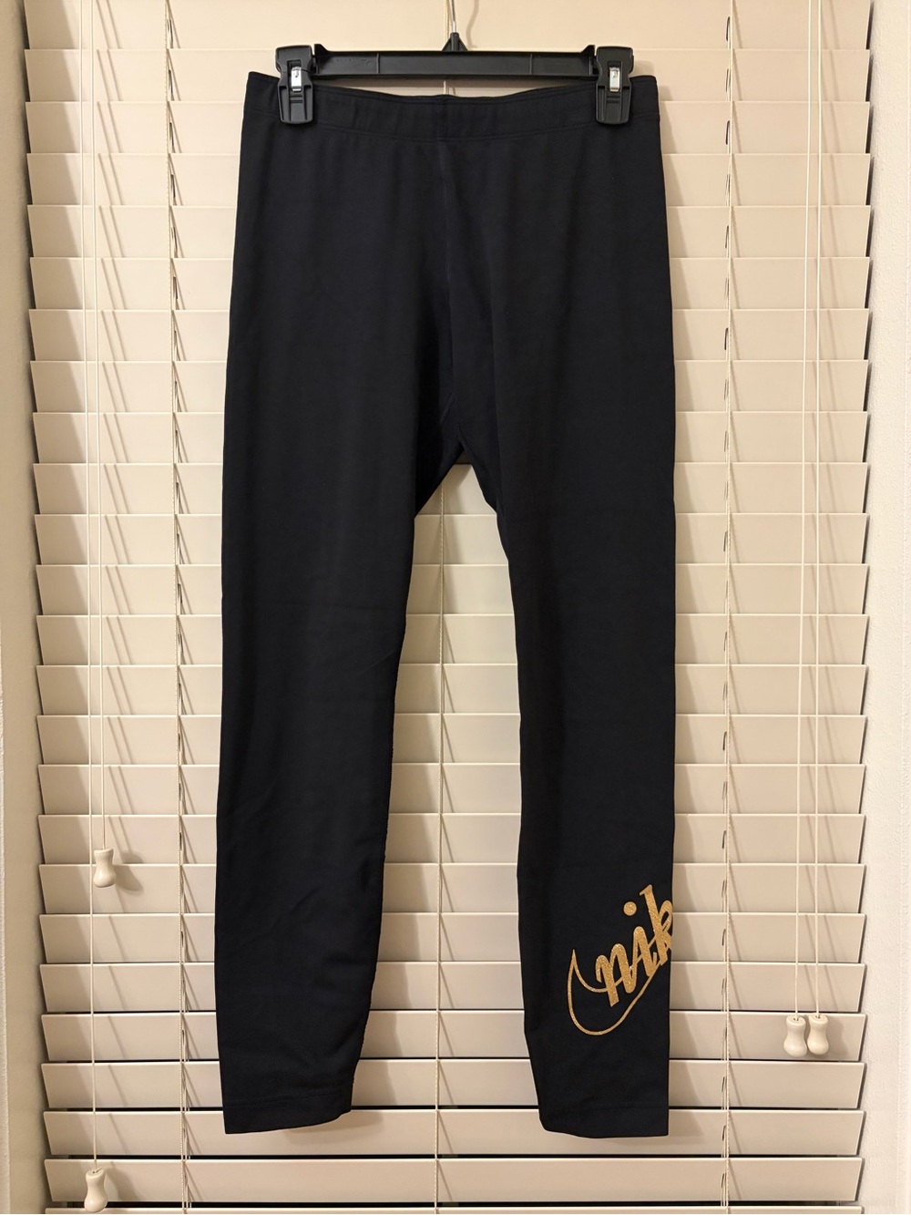 Nike Women’s Medium Leggings Black & Gold Glitter Logo Yoga Pants Activewear